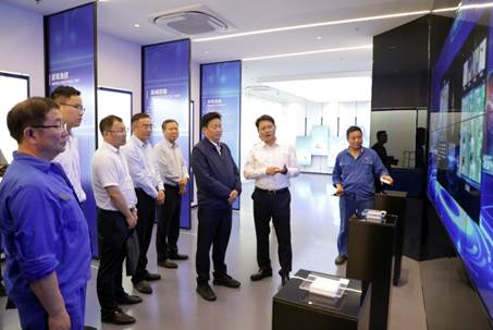 打造向上向前第一象限生力军 锤炼甘于做人做事作难、受苦受累受屈的企业家队伍——河南投资集团党委书记、董事长刘新勇莅临亚洲顶级体育博彩平台开展主题教育调研